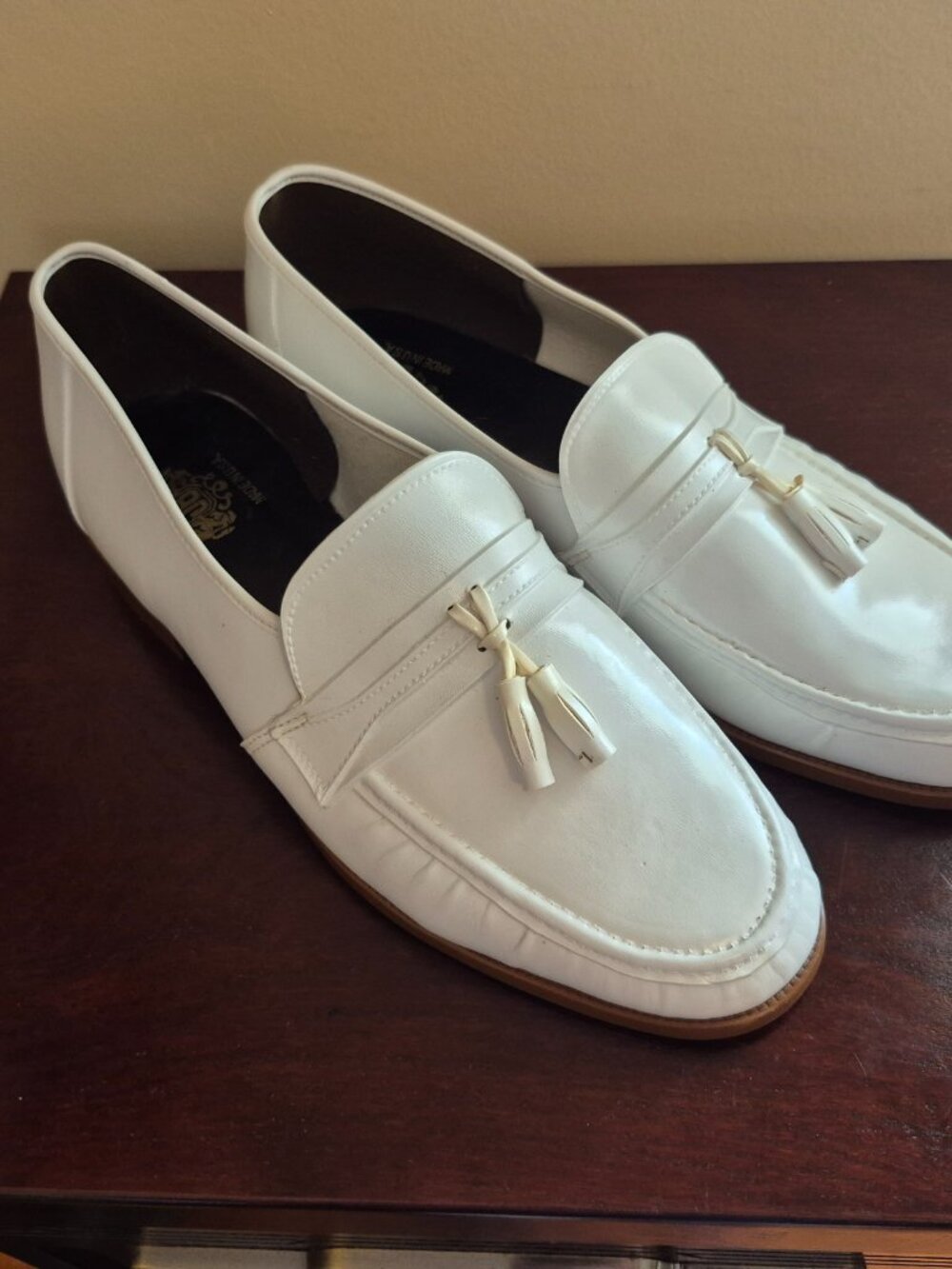 Vintage White Tassel Loafers sz 10.5